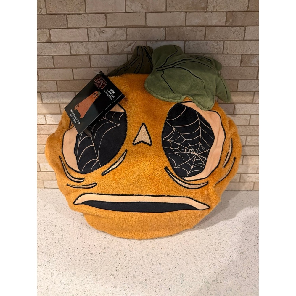 Universal Studios Halloween‎ Horror Nights 2-In-1 Pumpkin Blanket Pillowcase nwt